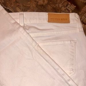 BRAND NEW WITH TAGS!! White Jeans!
